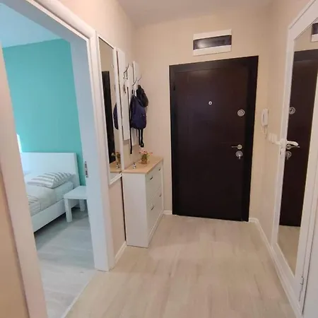 아파트 Comfy & Quiet 2 Bed Flat Great Location Parking *