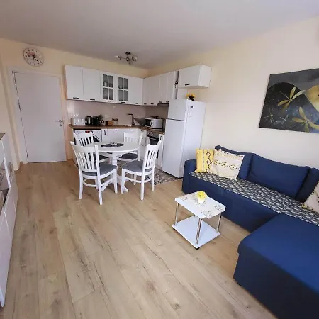Comfy & Quiet 2 Bed Flat Great Location Parking 아파트
