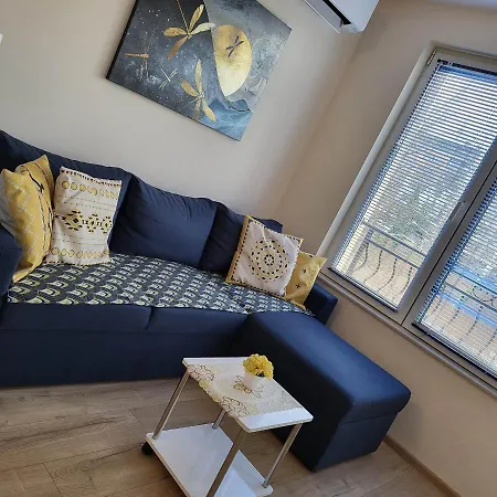 Comfy & Quiet 2 Bed Flat Great Location Parking 부르가스