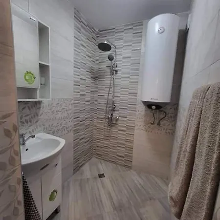 Comfy & Quiet 2 Bed Flat Great Location Parking アパート ブルガス