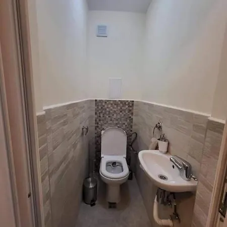Comfy & Quiet 2 Bed Flat Great Location Parking アパート