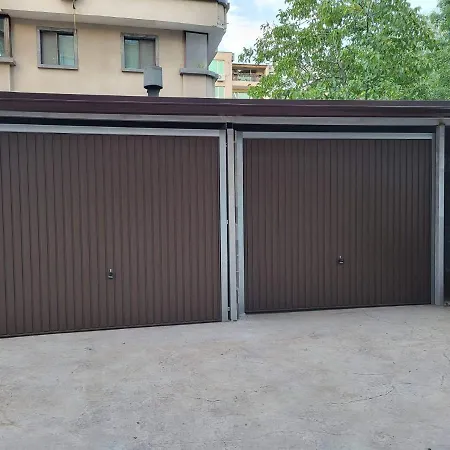 アパート Comfy & Quiet 2 Bed Flat Great Location Parking ブルガス