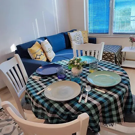 Comfy & Quiet 2 Bed Flat Great Location Parking アパート ブルガス